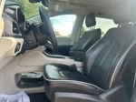 Used 2023 Chrysler Pacifica Limited FWD image 19