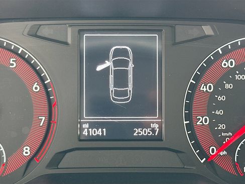 Used 2019 Volkswagen Jetta SE FWD image 12