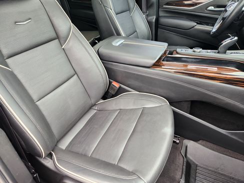 Used 2023 Cadillac Escalade ESV Premium Luxury AWD/4WD image 15