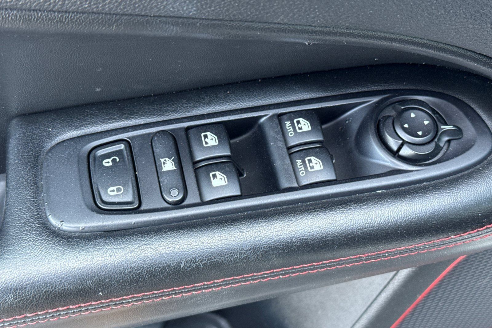 Used 2019 Jeep Compass Trailhawk AWD/4WD image 11