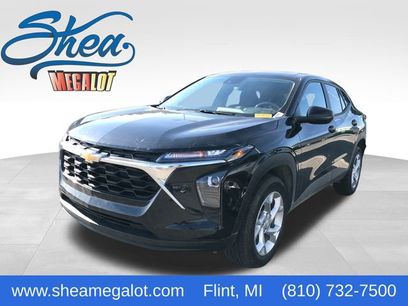 Used 2025 Chevrolet Trax LS w/ LS Convenience Package