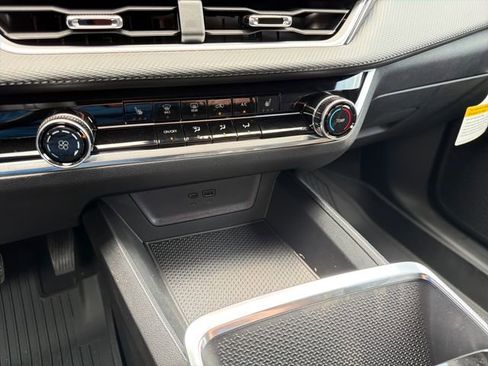 New 2026 Chevrolet Equinox LT w/ Safety and Technology Package FWD image 26