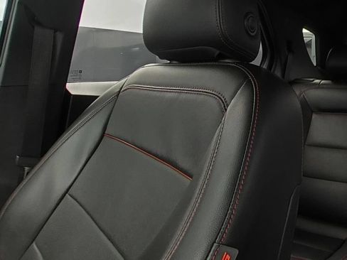 Used 2022 Chevrolet Equinox RS w/ RS Leather Package FWD image 9