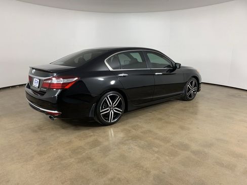 Used 2016 Honda Accord Sport image 8