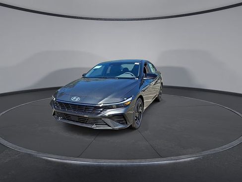 New 2026 Hyundai Elantra SEL Sport Premium FWD image 3