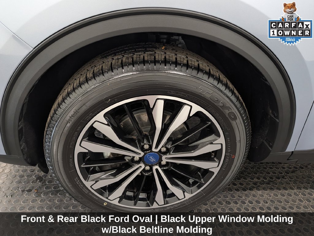 Certified 2022 Ford Escape SEL w/ SEL Stealth AWD Package image 9