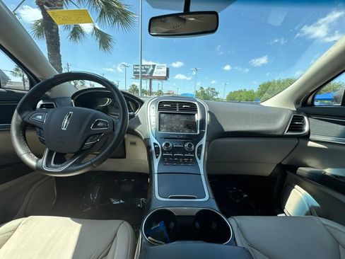 Used 2018 Lincoln MKX Select w/ Select Plus Package FWD image 16