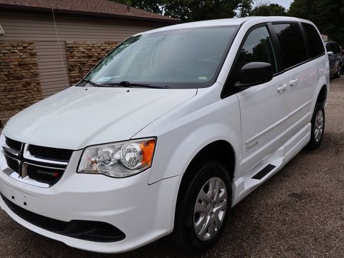 Used 2017 Dodge Grand Caravan SE w/ Power Window Group FWD image 9