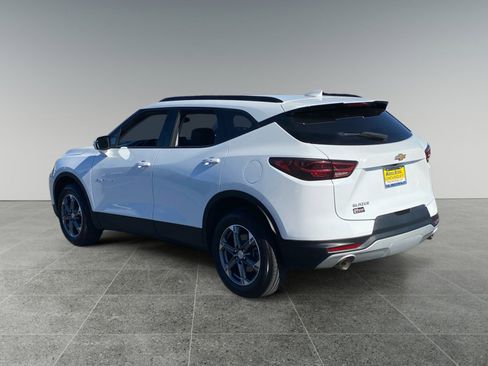 Used 2024 Chevrolet Blazer LT FWD image 3