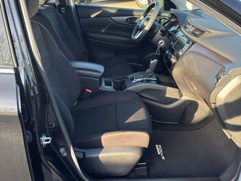 Used 2022 Nissan Rogue Sport S image 14