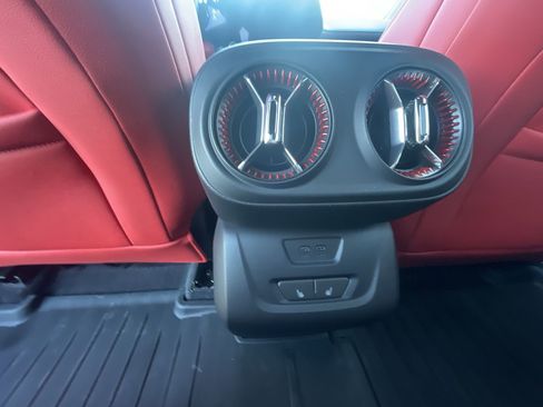 Used 2024 Chevrolet Blazer EV RS image 21