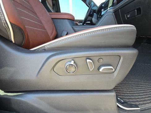 Used 2025 GMC Sierra 1500 Denali Ultimate image 19