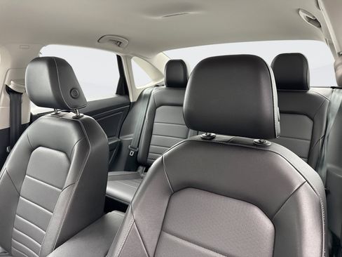 Used 2023 Volkswagen Jetta SE FWD image 11