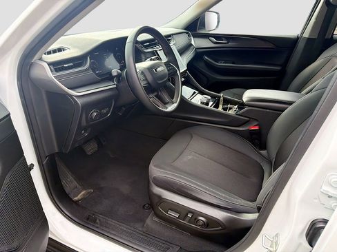 Used 2023 Jeep Grand Cherokee L Laredo RWD image 26