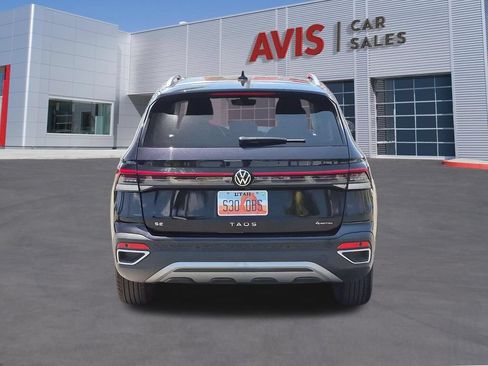 Used 2025 Volkswagen Taos SE AWD/4WD image 7