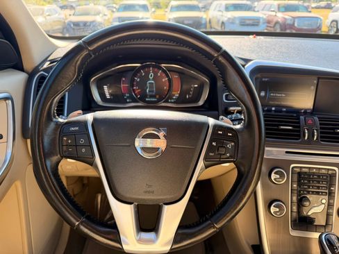 Used 2014 Volvo XC60 T6 AWD/4WD image 16