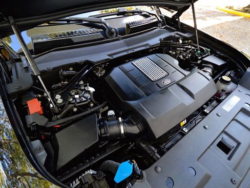 Used 2025 Land Rover Defender 130 V8 image 77