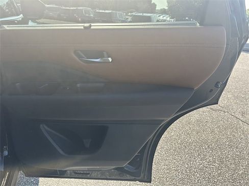 Used 2024 Nissan Pathfinder Platinum w/ Black Appearance Package image 17