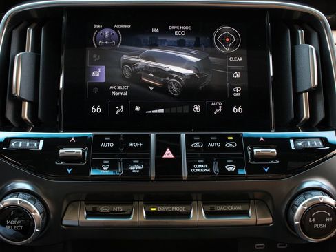 Used 2026 Lexus LX 700h Luxury image 18