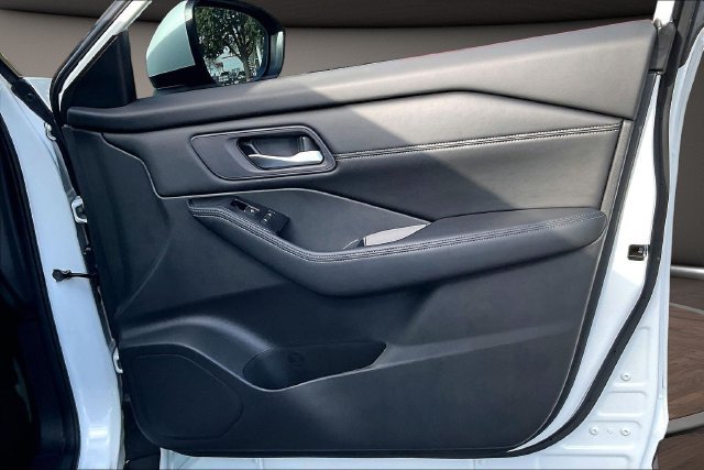 Certified 2024 Nissan Rogue SL w/ SL Premium Package FWD image 22
