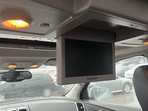 Used 2012 GMC Acadia Denali image 21