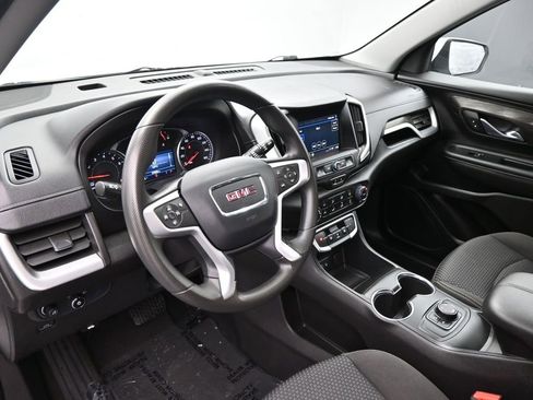 Used 2024 GMC Terrain SLE image 11