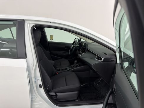 Used 2025 Toyota Corolla LE FWD image 27