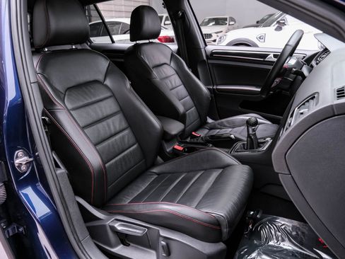 Used 2017 Volkswagen GTI SE image 34