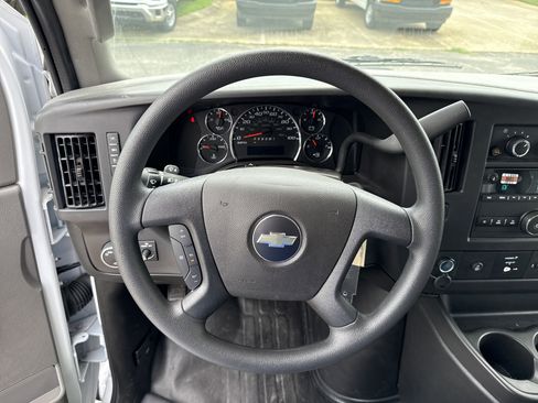 New 2025 Chevrolet Express 3500 w/ Power Convenience Package image 18