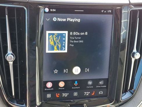Certified 2024 Volvo XC60 B5 Plus AWD/4WD image 18