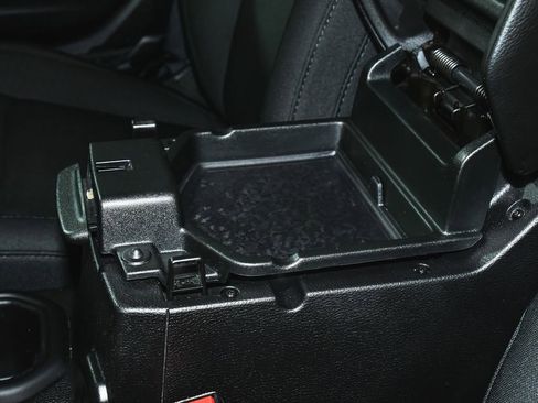 Used 2019 Jeep Wrangler Unlimited Sport S image 32