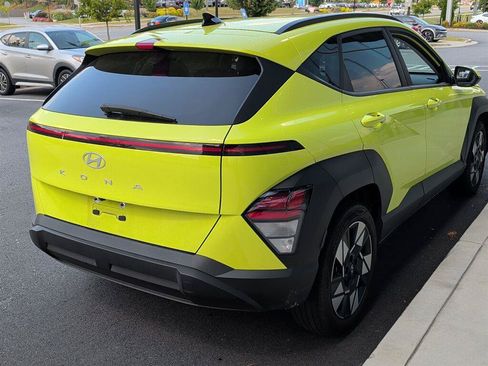 Used 2024 Hyundai Kona SEL w/ Convenience Package FWD image 4