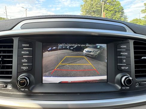 Used 2020 Kia Sorento EX image 20