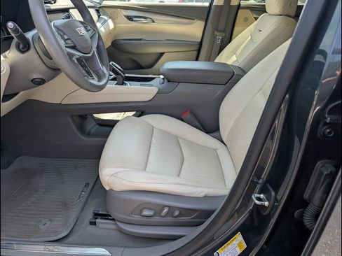 Used 2019 Cadillac XT5 Luxury w/ Advanced Security Package FWD image 10