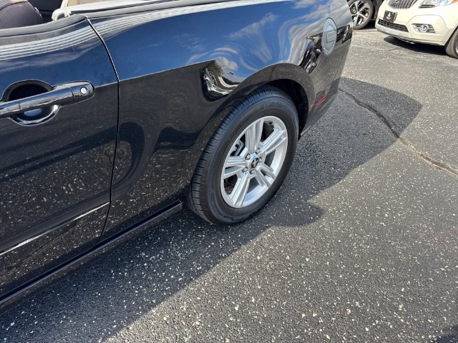 Used 2014 Ford Mustang Convertible RWD image 8