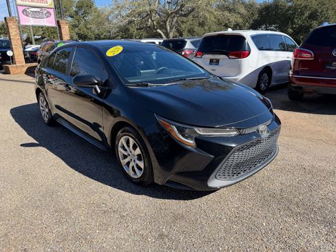 Used 2020 Toyota Corolla LE image 3