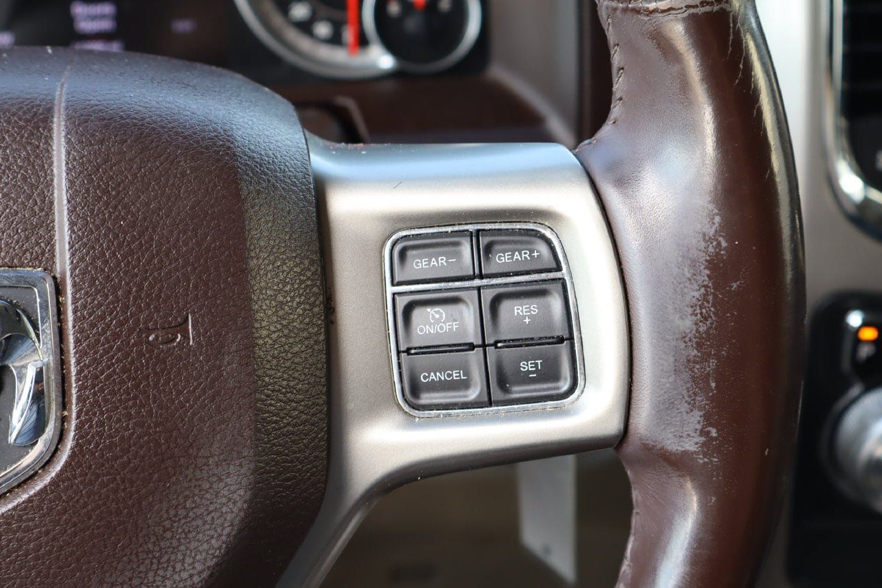 Used 2015 RAM 1500 Laramie RWD image 14