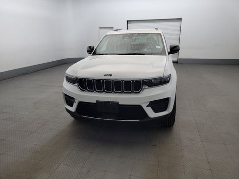 Used 2023 Jeep Grand Cherokee Laredo image 15