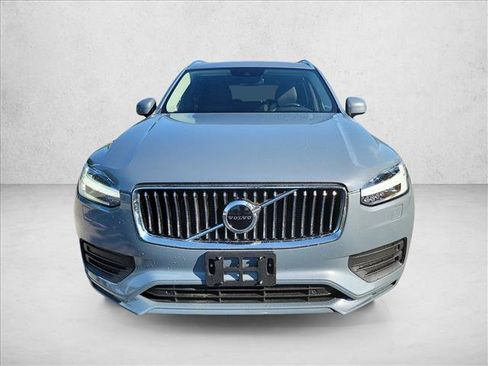 Used 2022 Volvo XC90 T5 Momentum FWD image 2