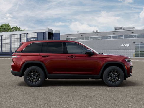 New 2026 Jeep Grand Cherokee Altitude image 12