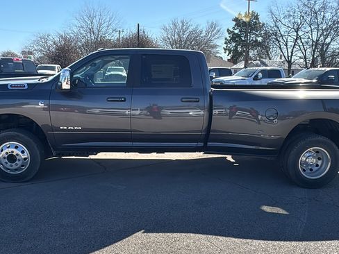 New 2025 RAM 3500 Laramie image 8