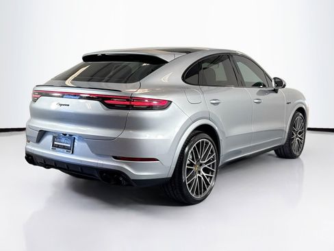 Used 2022 Porsche Cayenne E-Hybrid image 9
