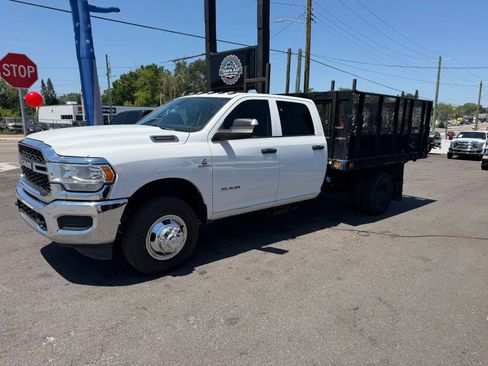 Used 2019 RAM 3500 Tradesman w/ Chrome Appearance Group image 3