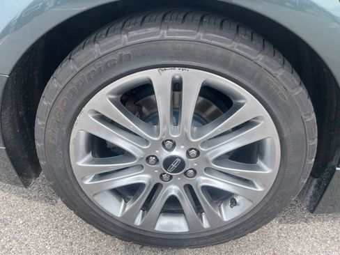 Used 2016 Lincoln MKZ FWD image 12