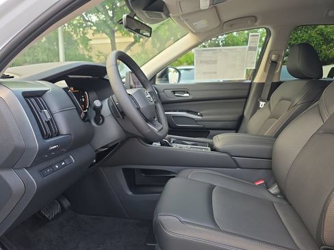 New 2026 Nissan Pathfinder SL FWD image 24
