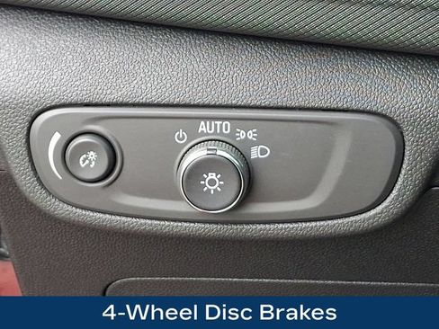 Used 2025 Chevrolet TrailBlazer LT AWD/4WD image 9