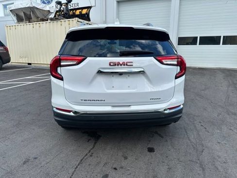 Used 2022 GMC Terrain SLT w/ Tech Package AWD/4WD image 4