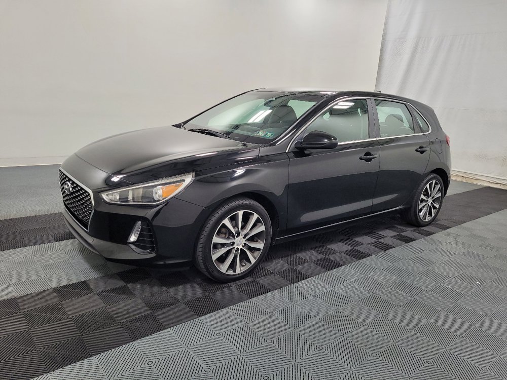 Used 2020 Hyundai Elantra GT FWD image 2