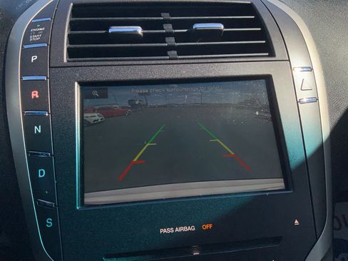 Used 2016 Lincoln MKZ FWD image 15