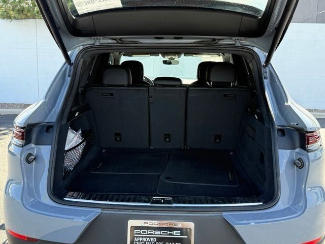 Used 2024 Porsche Cayenne AWD/4WD image 26